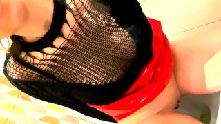 This mom loves to film her piss in public