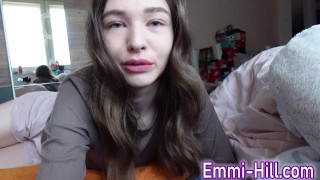 Feet fetish! Skinny Teen Shows Her Feet